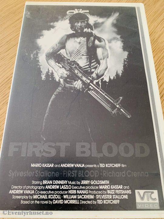 First Blood. 1982. Vhs Big Box.