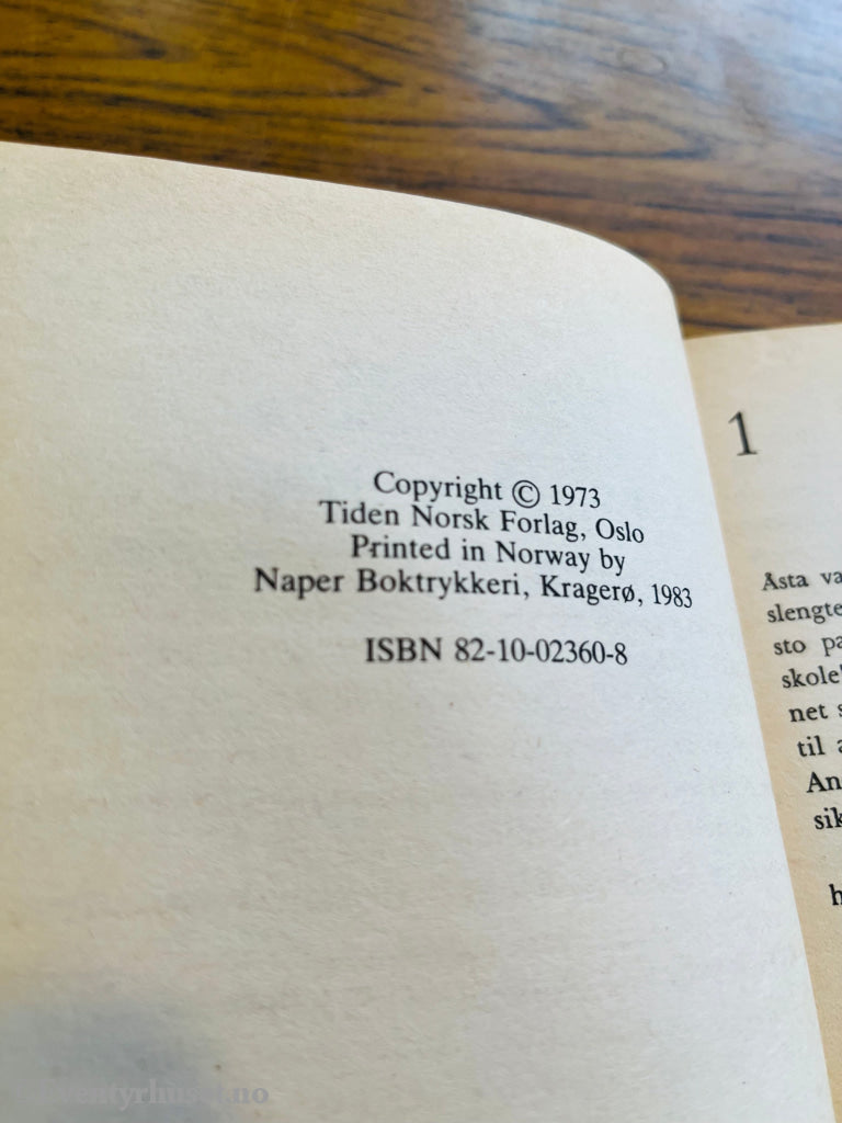 Frøydis Guldahl. 1980. Jentene gjør opprør. Bok.