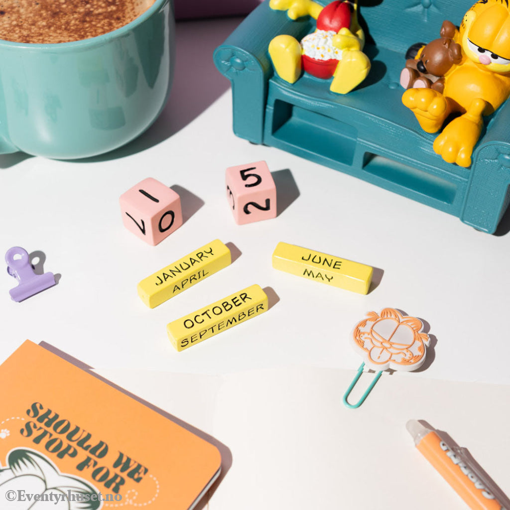 Garfield 3D perpetual Calendar Home & Gifts