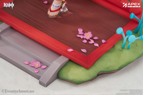 Genshin Impact PVC Statue 1/7 Yae Miko Astute Amusement Ver. 28 cm Manga & Anime