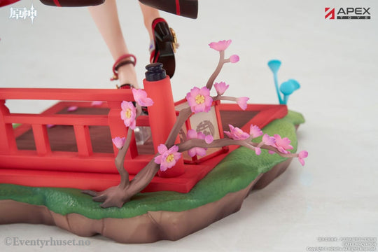 Genshin Impact PVC Statue 1/7 Yae Miko Astute Amusement Ver. 28 cm Manga & Anime