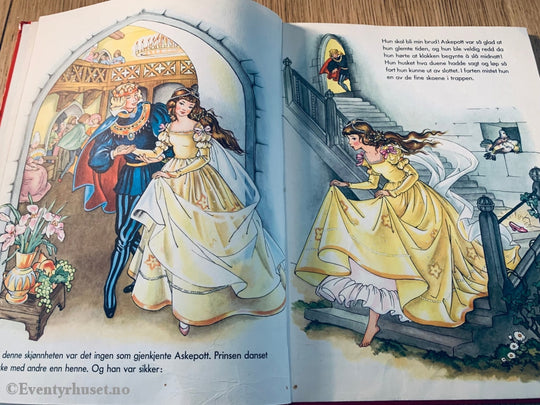 Grimm. 1986. Grimms Eventyr. Eventyrbok