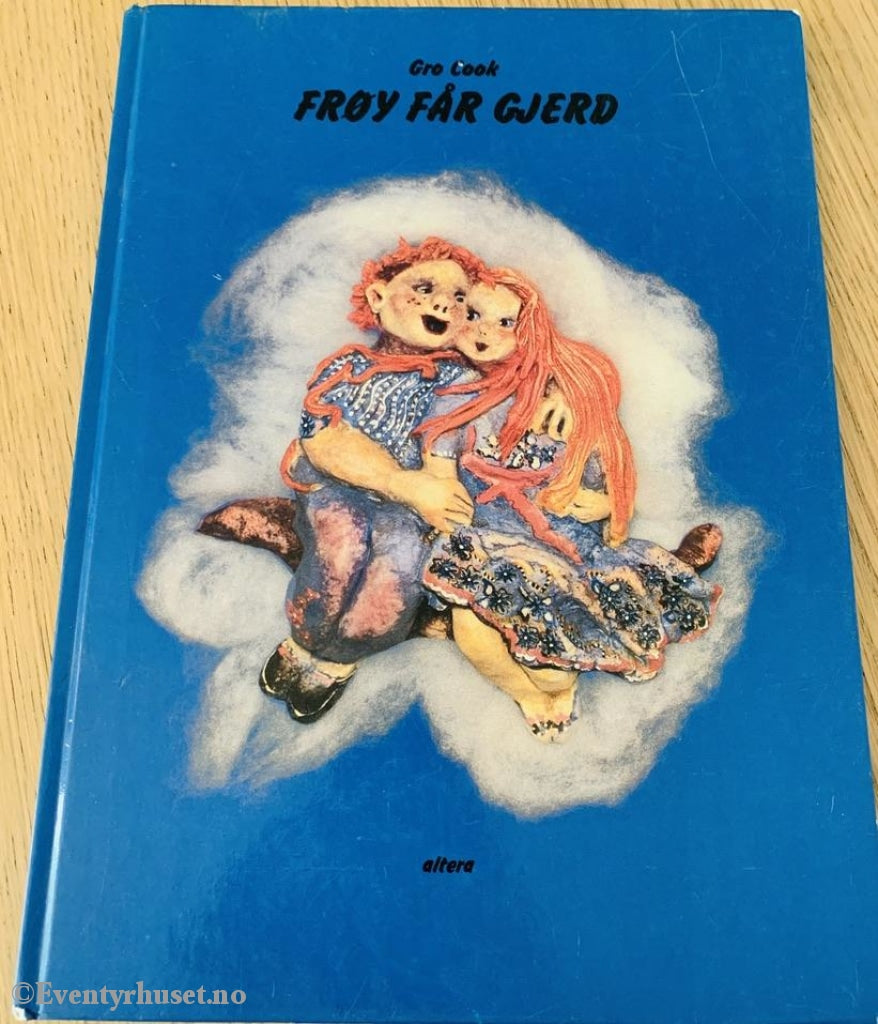 Gro Cook. Frøy Får Gjerd. Fortelling