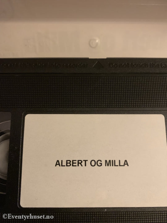 Gunilla Bergstrøm. 1995. Albert Og Milla. Vhs. (Dhe Norge Versjonen). Vhs