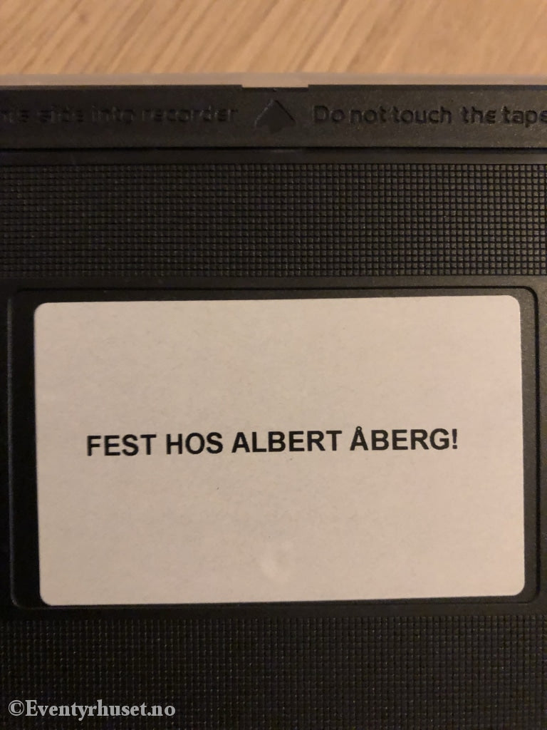 Gunilla Bergstrøm. 1999. Fest Hos Albert Åberg! Vhs. Vhs