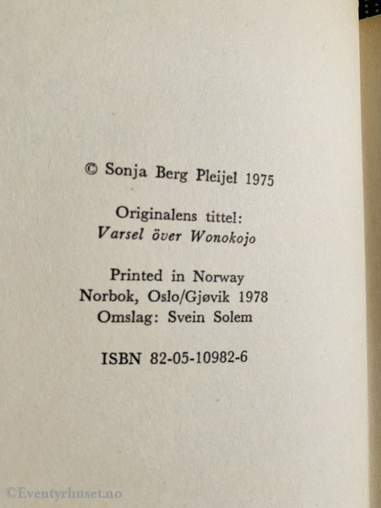 Gyldendals Gode (Gg): Sonja Berg Pleijel. 1975/78. Trommene Over Java. Fortelling