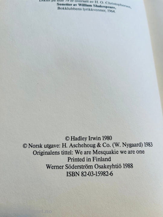 Hadley Irwin. 1975. Den røde jords folk. Bok.