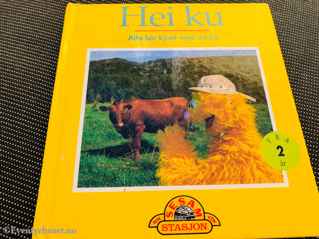 Hei ku – Alfa blir kjent med en ku. Barnebok.