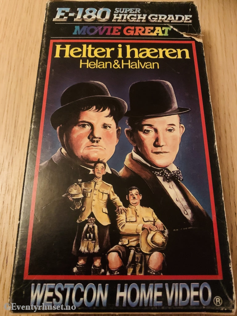 Helan Og Halvan. Helter I Hæren. Vhs Slipcase.