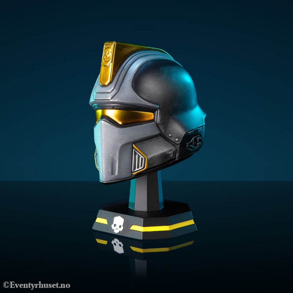 Helldivers 2 Replica 1/4 Hero of the Federation Helmet 11 cm Fashion & Accessories