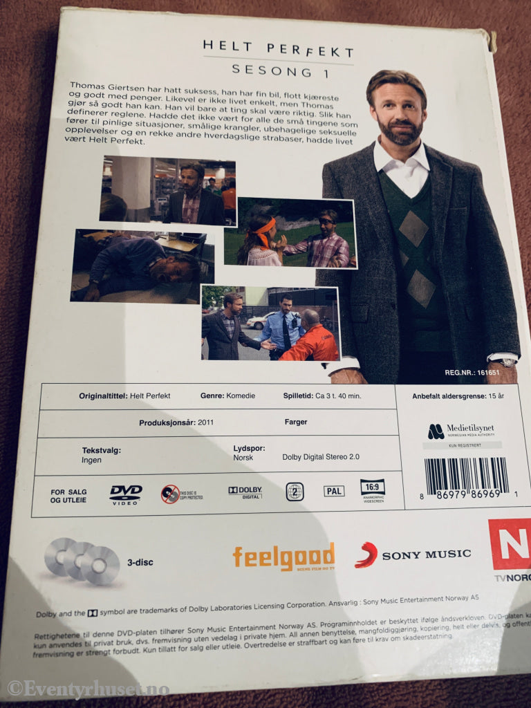 Helt Perfekt Sesong 1 (2011). DVD samleboks.