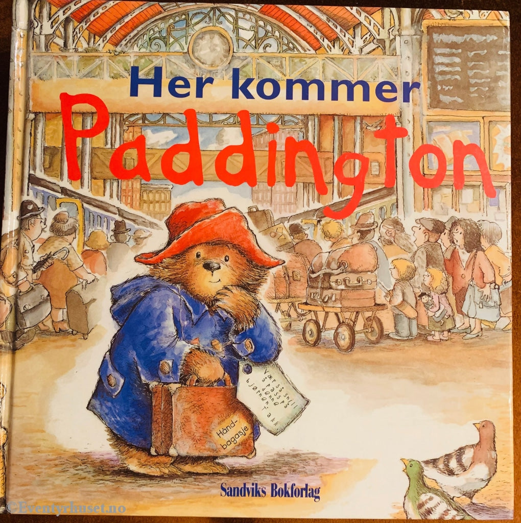 Her Kommer Paddington. 1998/99. Fortelling
