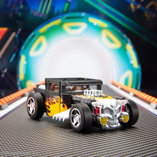Hot Wheels x Transformers Action Figure Bone Shaker 12 cm. Mint In Sealed Box (MISB)! Actionfigur