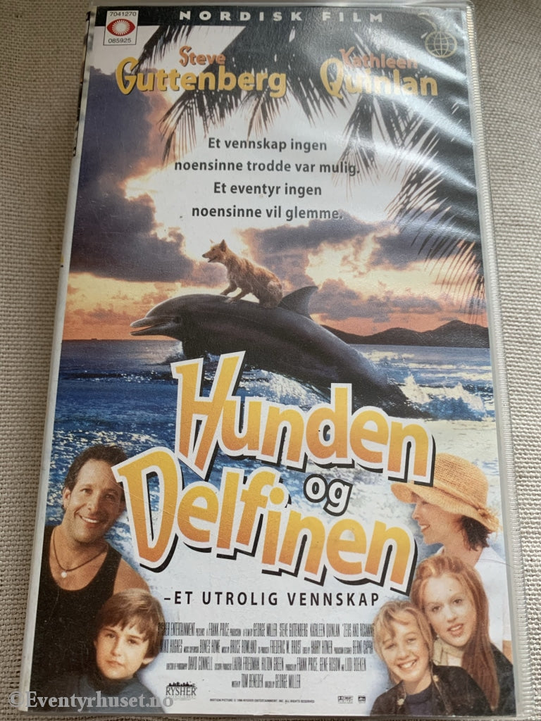 Hunden Og Delfinen. 1996. Vhs. Vhs