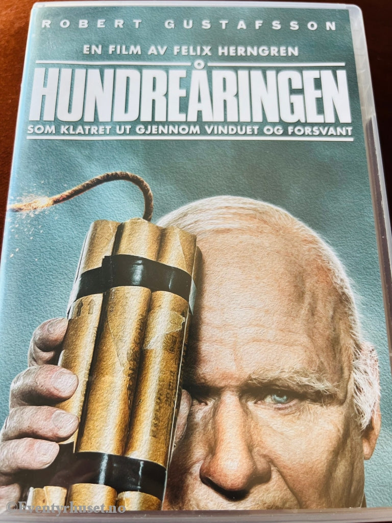 Hundreåringen Som Klatret Ut Gjennom Vinduet Og Forsvant. 2007. Dvd. Dvd