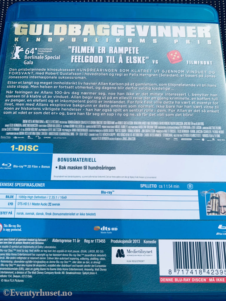 Hundreåringen Som Klatret Ut Gjennom Vinduet Og Forsvant. 2013. Blu-Ray. Blu-Ray Disc