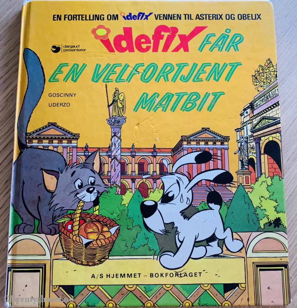 Idefix Får En Velfortjent Matbit. 1976. Fortelling