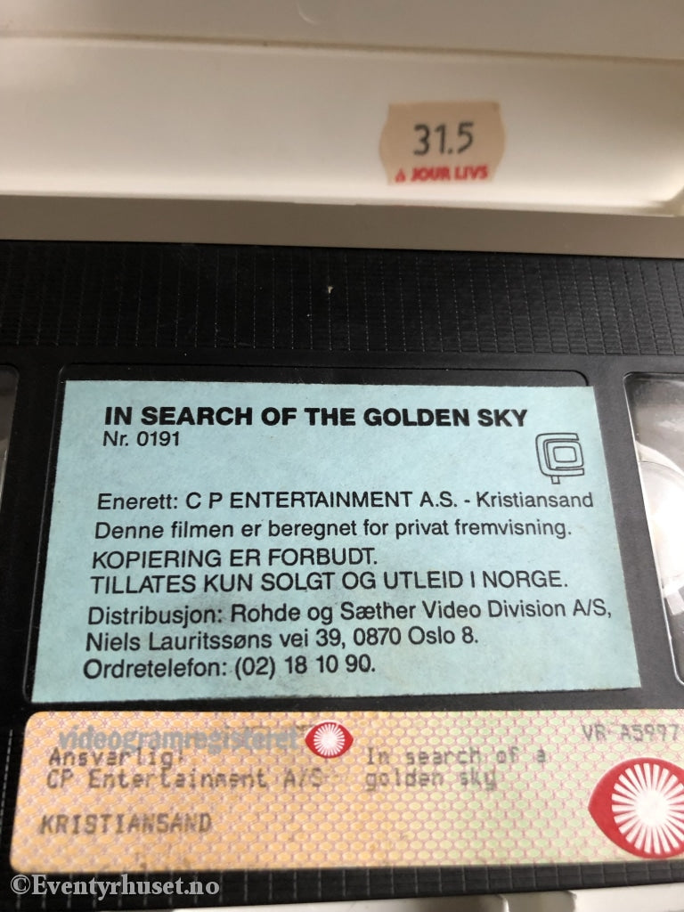 In Search Of A Golden Sky. Vhs Big Box.
