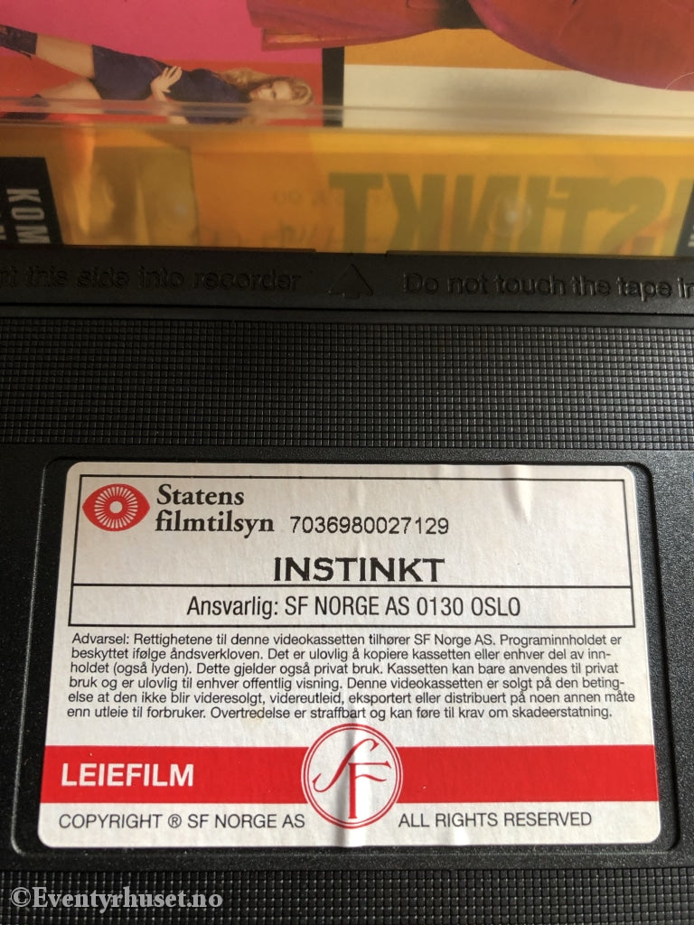 Instinkt. 1999. Vhs. Vhs