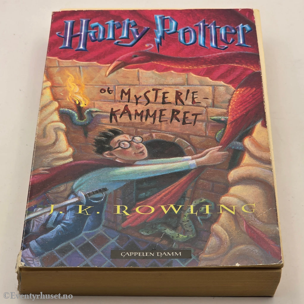 J.K. Rowling, 1999, Harry Potter og Mysteriekammeret. Bok.