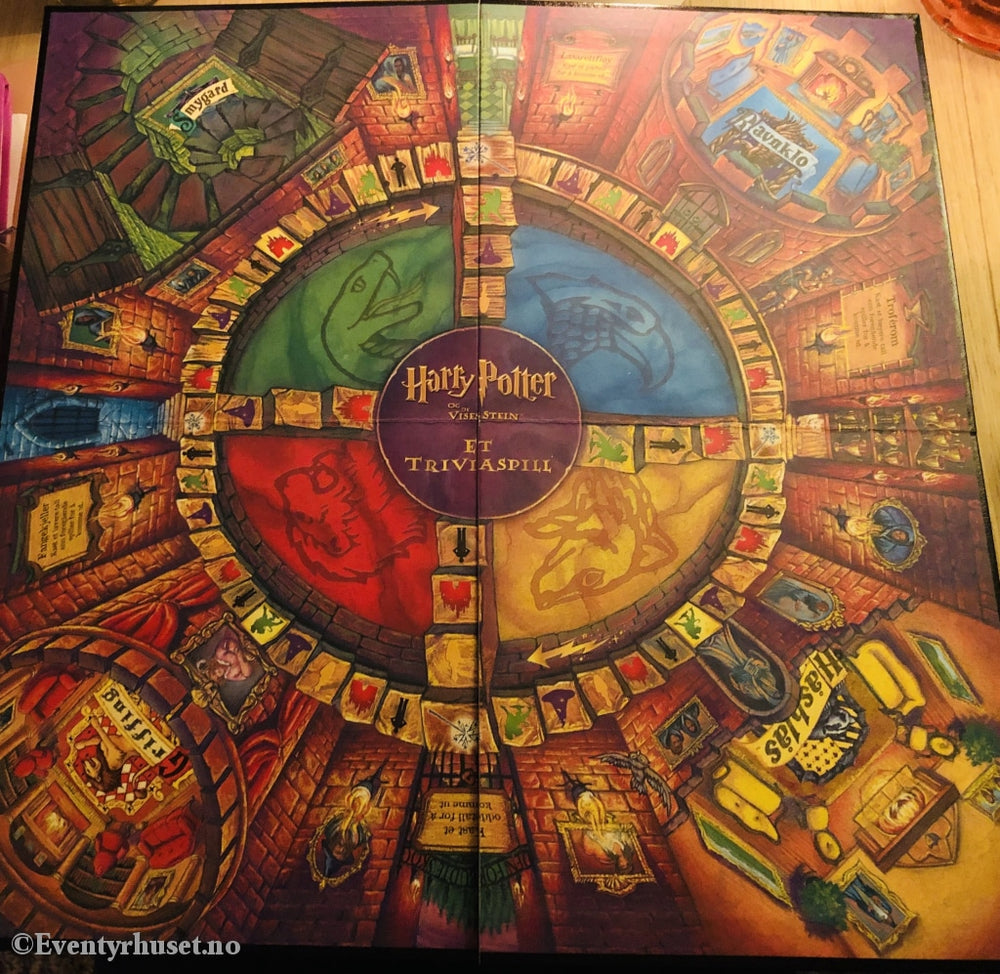 J. K. Rowling. 2001. Harry Potter Og De Vises Stein. Et Triviaspill. Brettspill. Brettspill