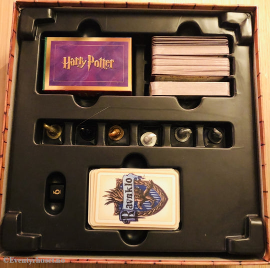 J. K. Rowling. 2001. Harry Potter Og De Vises Stein. Et Triviaspill. Brettspill. Brettspill