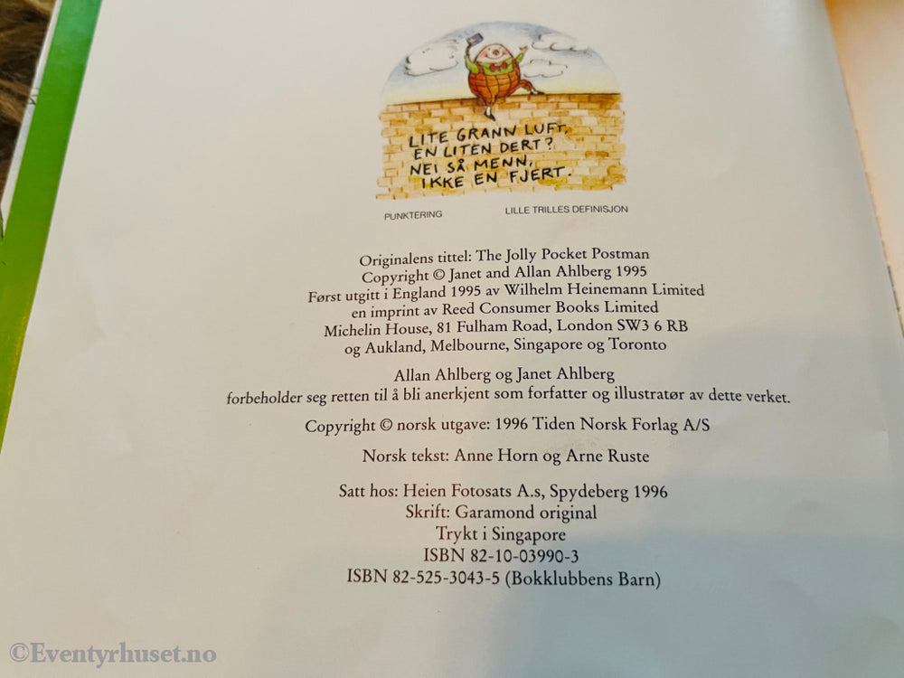Janet Og Allan Ahlberg. 1996. Den Muntre Mini-Putt-Postmannen. Fortelling