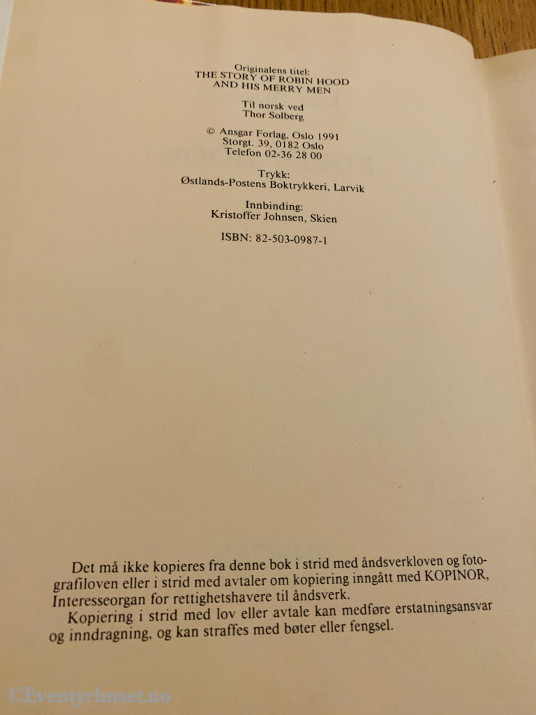 John Finnemore. 1991. Robin Hood. Bok.