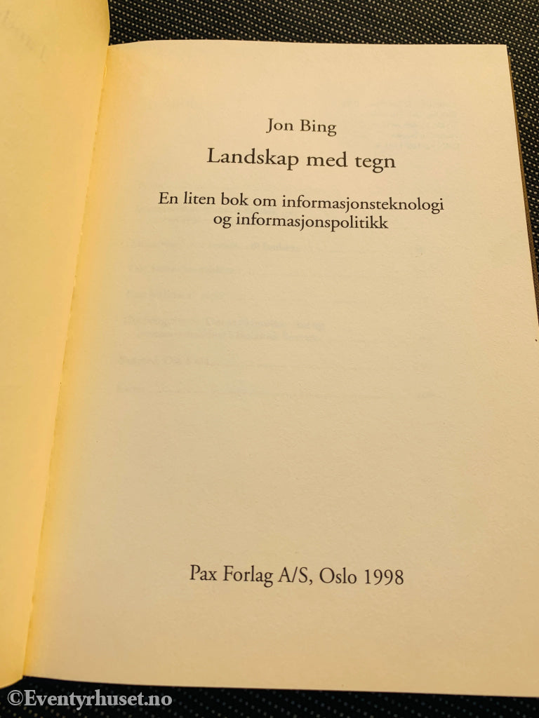 Jon Bing. Landskap med tegn. Bok.
