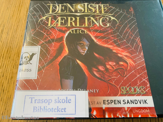 Joseph Delaney. Den siste lærling: Alice. 2015. Lydbok på CD.