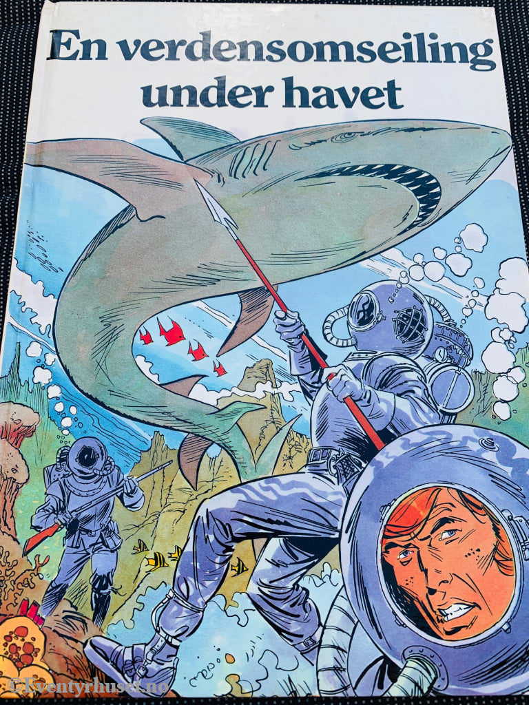 Jules Verne. 1983. En verdensomseiling under havet. Eventyrbok