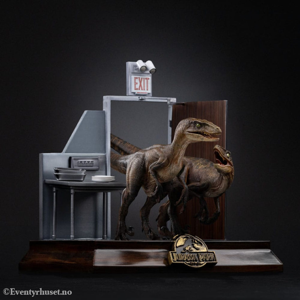 Jurassic Park Art Scale Statue 1/10 Raptors at the Kitchen’s Door 28 cm Collectibles