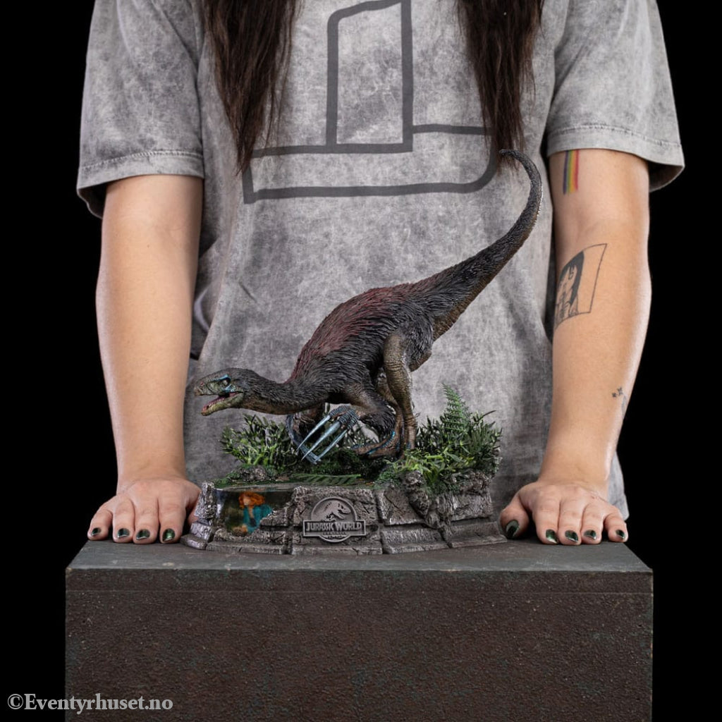 Jurassic World: Dominion Demi Art Scale Statue 1/20 Therizinosaurus 29 cm Collectibles