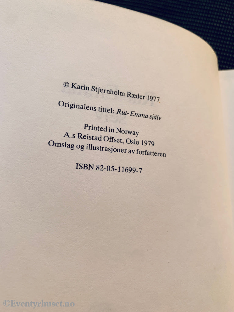 Karin Stjernholm Ræder. Rut-Emma selv. Bok.