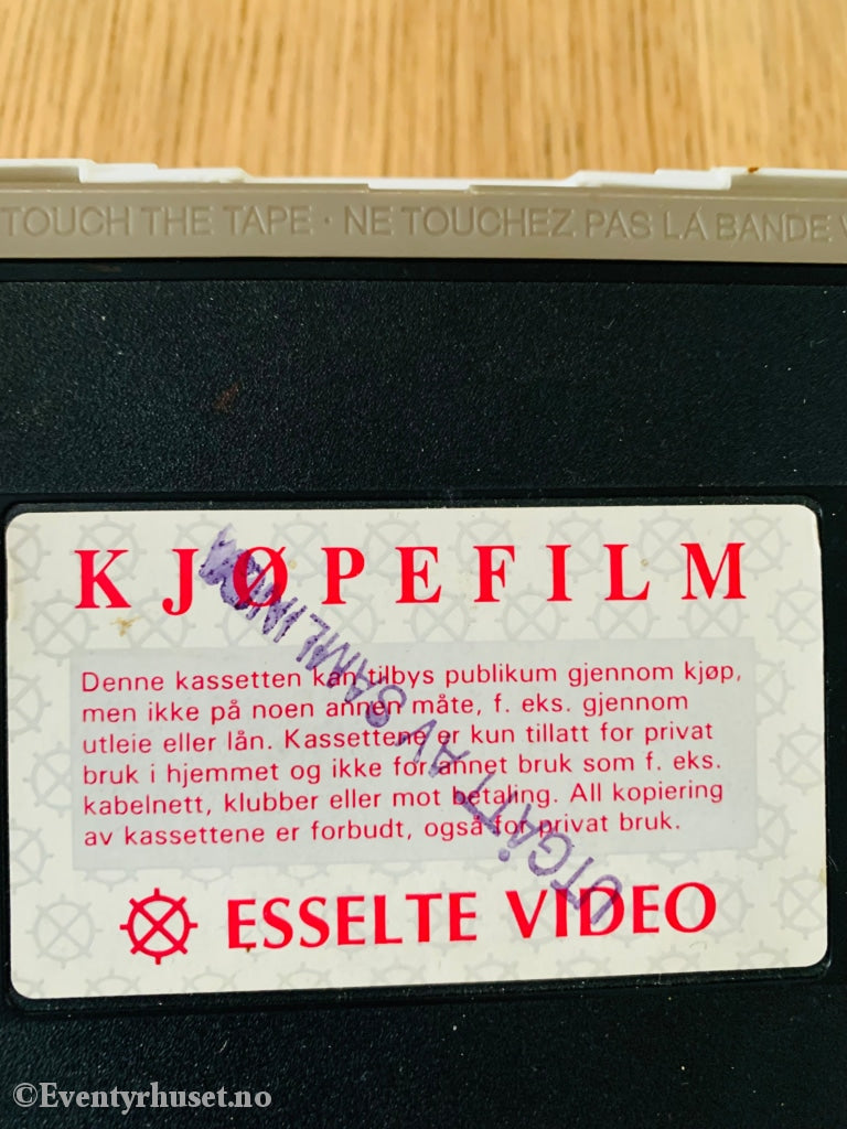 Kjærlighet Trenger Ingen Ord. 1986. Vhs. Vhs