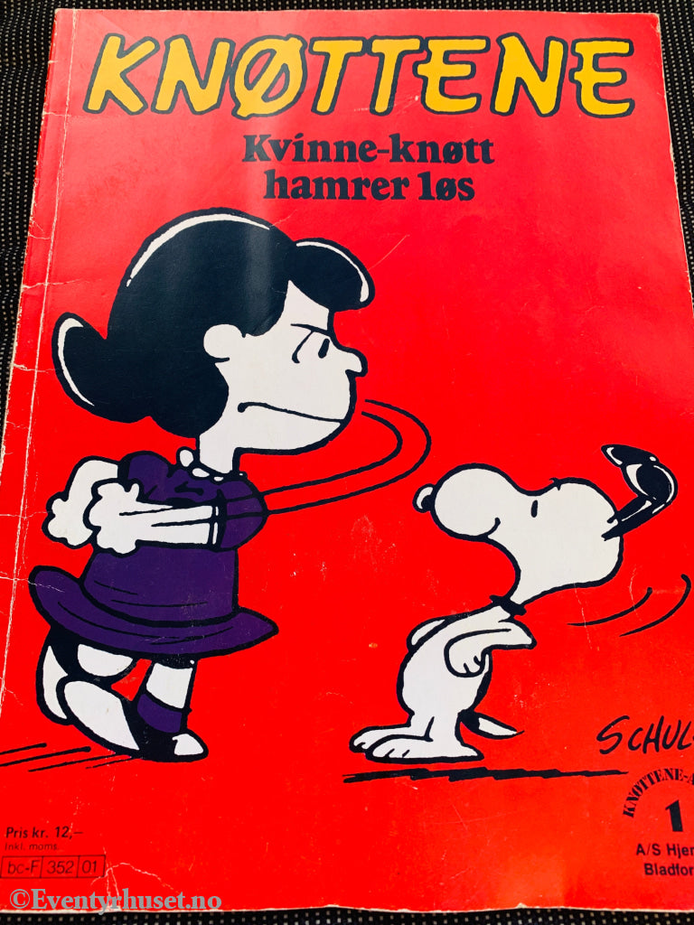 Knøttene: Kvinne-knøtt Hamrer Løs (1979). Tegneseriealbum.