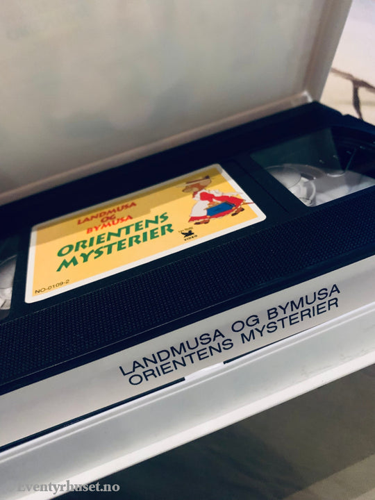 Landmusa Og Bymusa - Orientens Mysterier. 2001. Vhs. Vhs