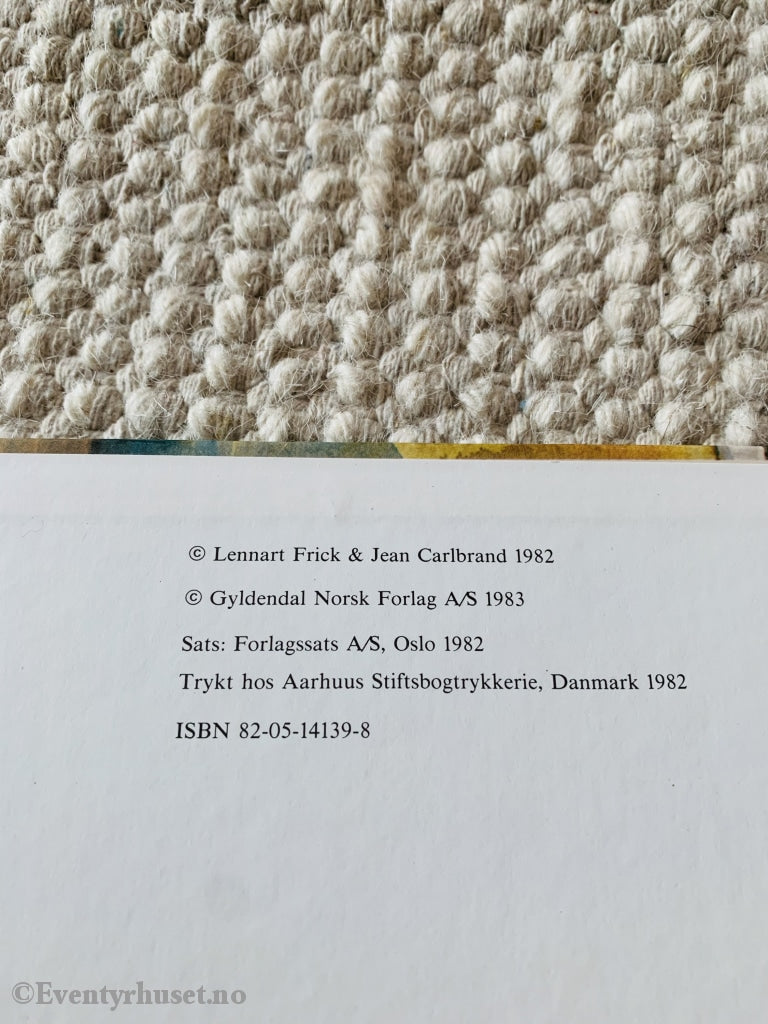 Lennart Frick & Jean Carlbrand. 1982. Spiser Elgene Hunder Fortelling