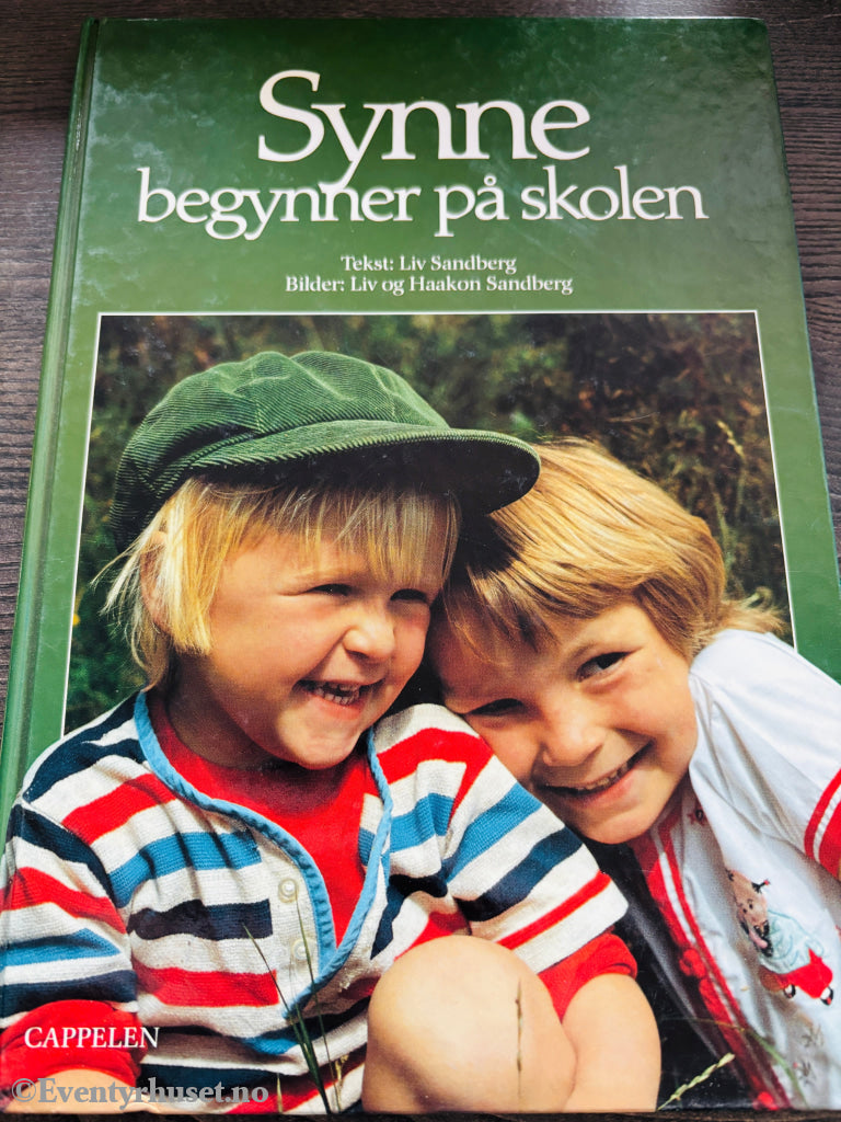 Liv Sandberg – Synne begynner på skolen. Bok.