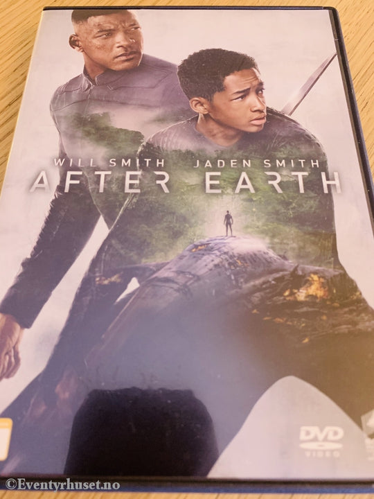 M. Night Shyamalans After Earth. 2013. Dvd. Dvd