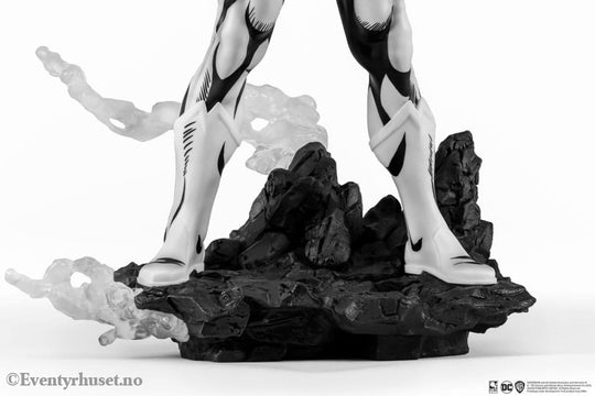 Man of Steel PX PVC Statue 1/8 SDCC 2024 Superman Black & White Version 36 cm Collectibles