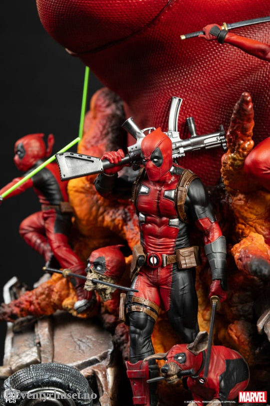 Marvel Fine Art Bust Deadpool 42 cm Collectibles