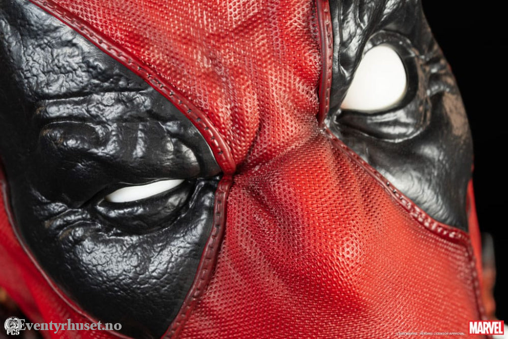 Marvel Fine Art Bust Deadpool 42 cm Collectibles