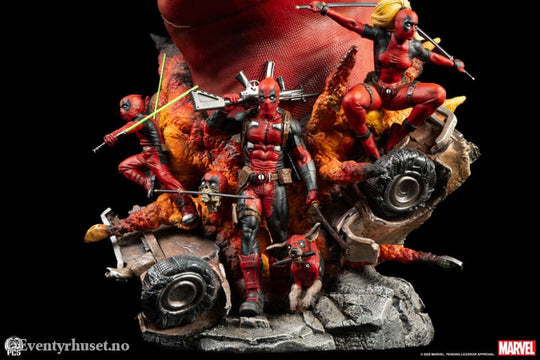 Marvel Fine Art Bust Deadpool 42 cm Collectibles