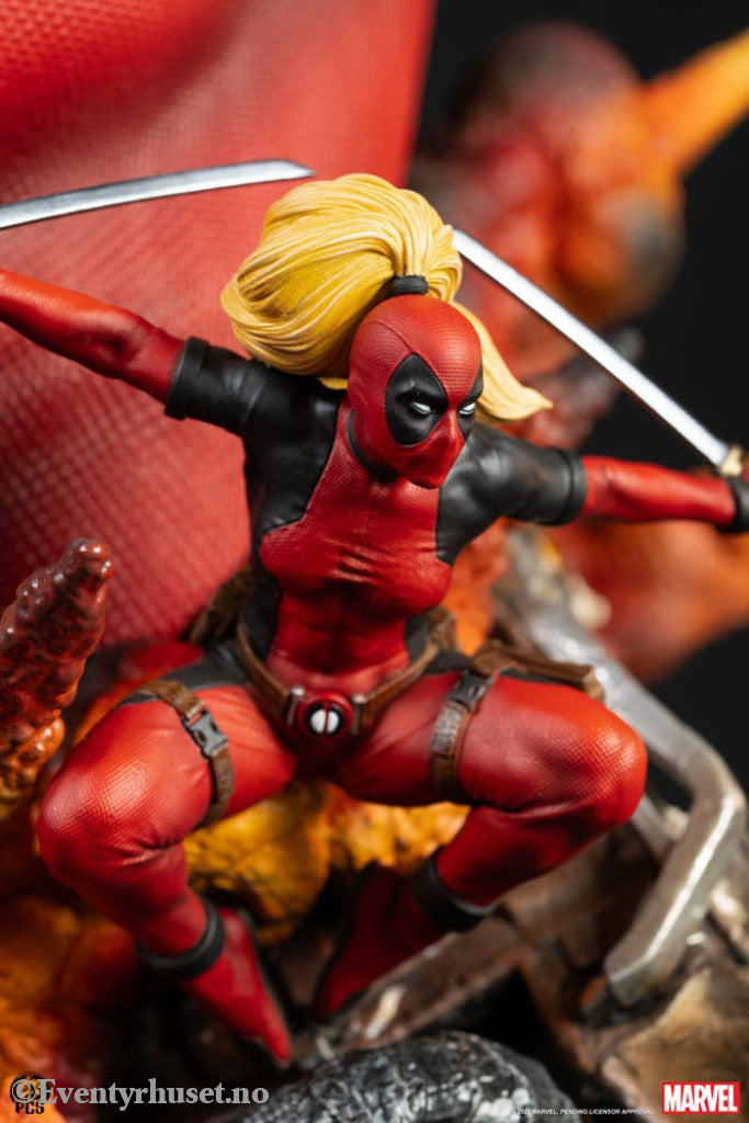 Marvel Fine Art Bust Deadpool 42 cm Collectibles