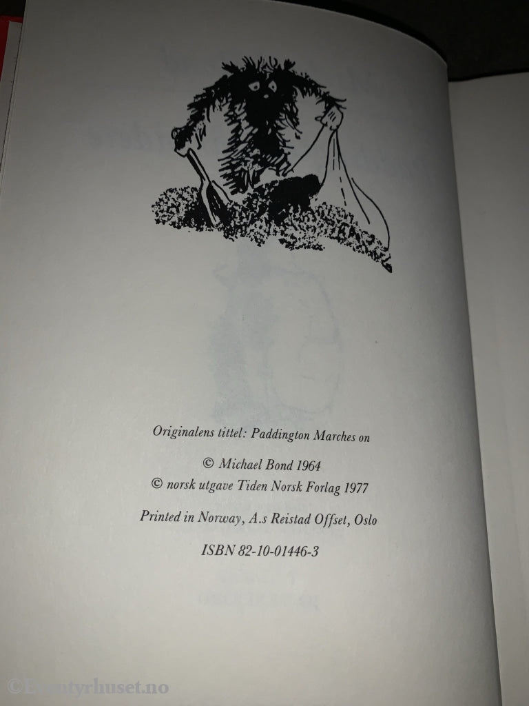 Michael Bond. 1964/77. Paddington Går Videre. Fortelling