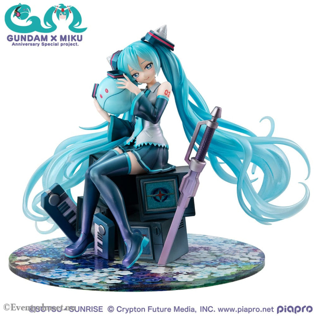 Mobile Suit Gundam x Hatsune Miku Lucrea PVC Statue Hatsune Miku x OO Gundam 45th Anniversary 17 cm Manga & Anime