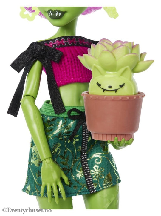 Monster High Self-Scare Secrets Doll Venus McFlytrap Toys