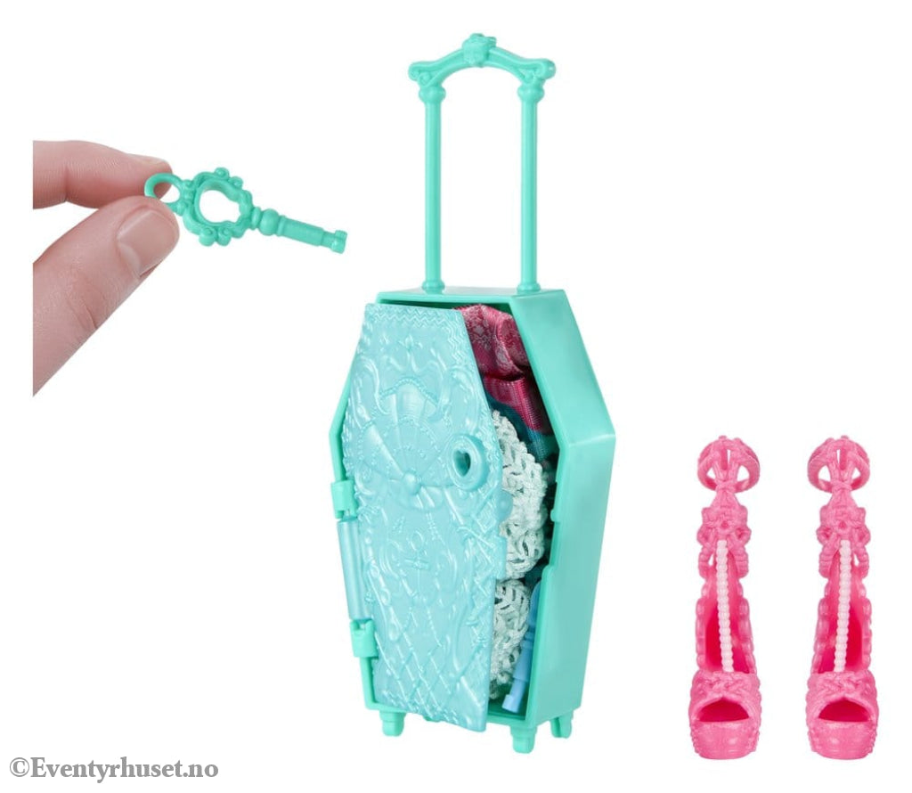 Monster High Skulltimate Secrets Doll Destination: Gore-geous Oasis - Lagoona Blue Toys