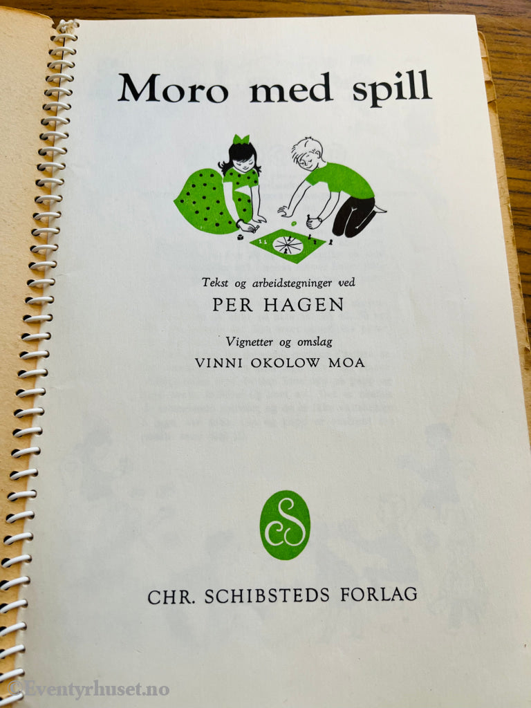 Ukjent. Moro med spill. Bok.